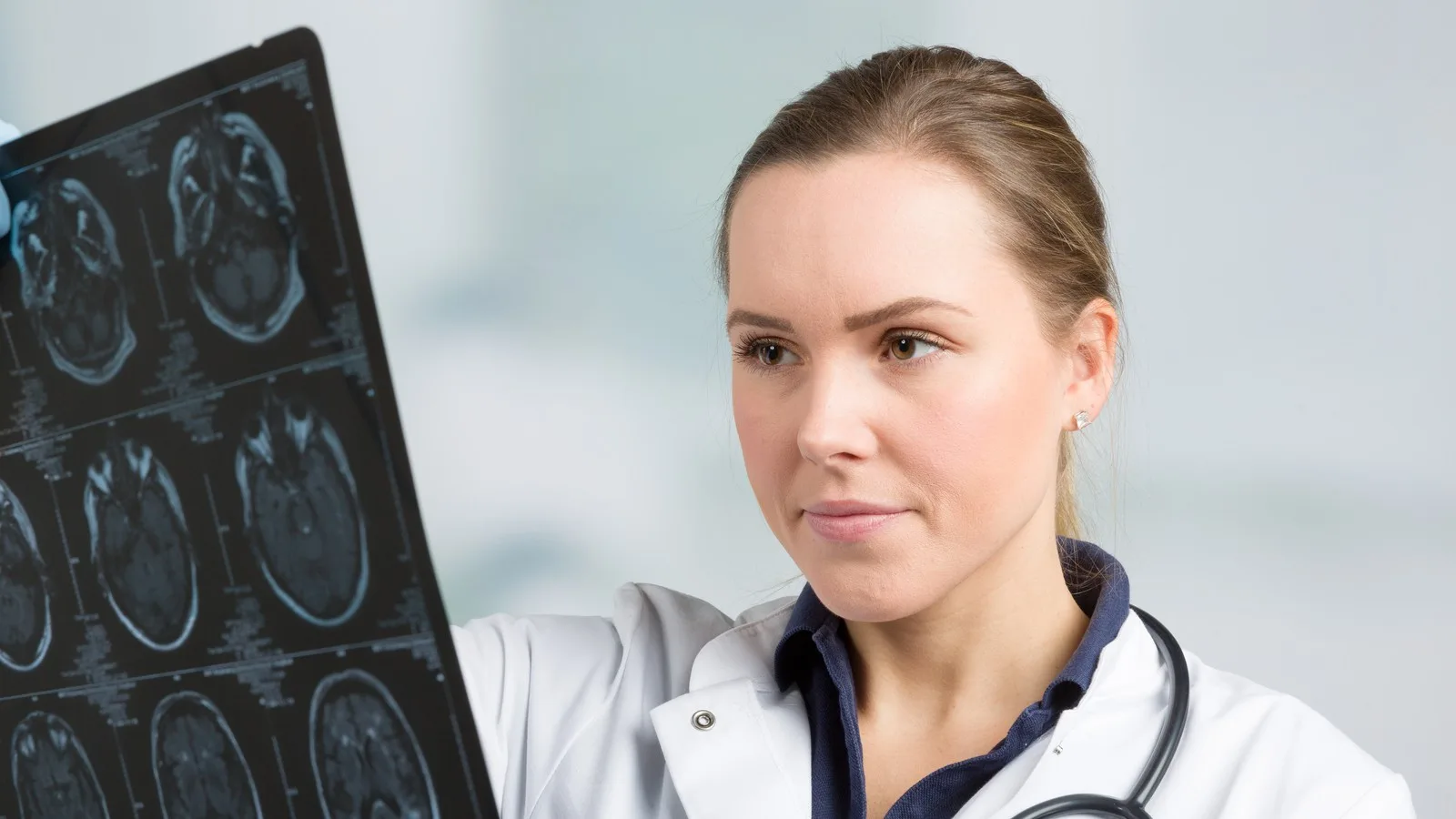 Neurofisiólogo clínico cerca de Hospital Galenia en Cancún, Q.R.
